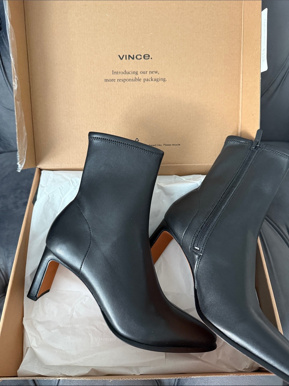 Vince Brock Black Pointed Toe Leather Ankle Boots - Picture 12 of 13